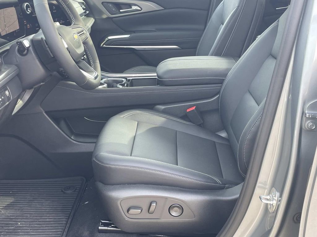 New 2026 Chevrolet Traverse LT w/ Sun and Wheel Package image 19