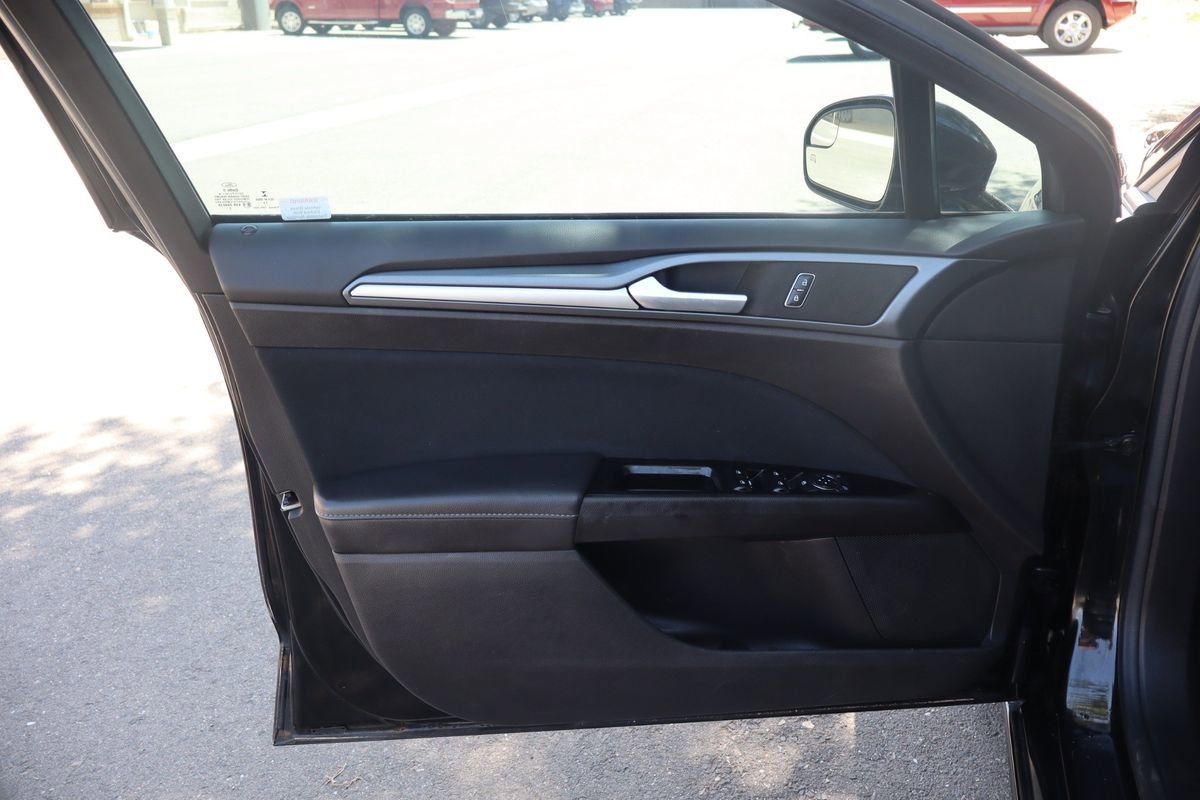 Used 2014 Ford Fusion SE FWD image 23