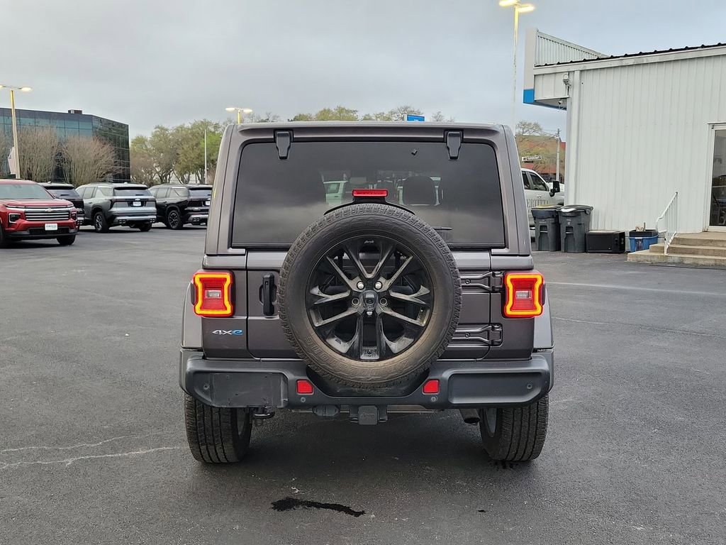 Used 2021 Jeep Wrangler Unlimited Sahara w/ Cold Weather Group image 16