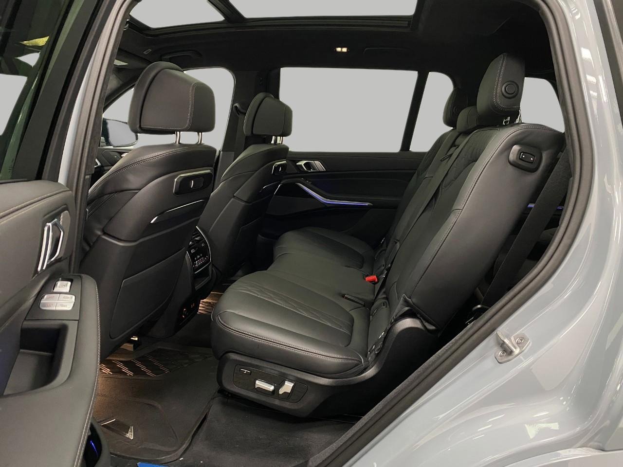 Certified 2025 BMW X7 M60i w/ Climate Comfort Package image 31