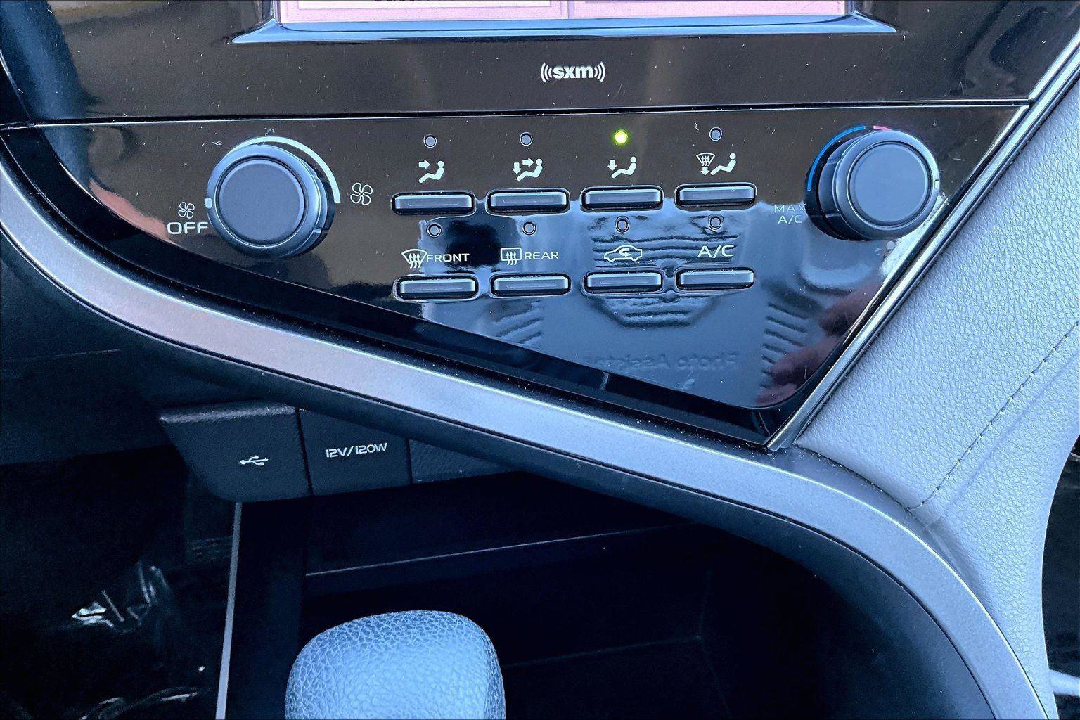 Used 2020 Toyota Camry LE image 13