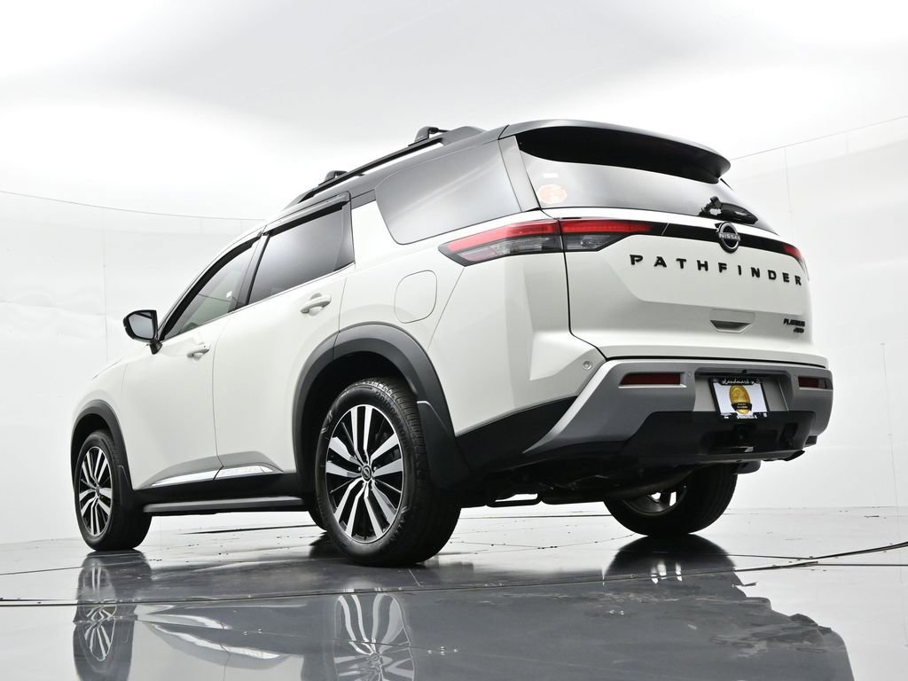Used 2024 Nissan Pathfinder Platinum image 31