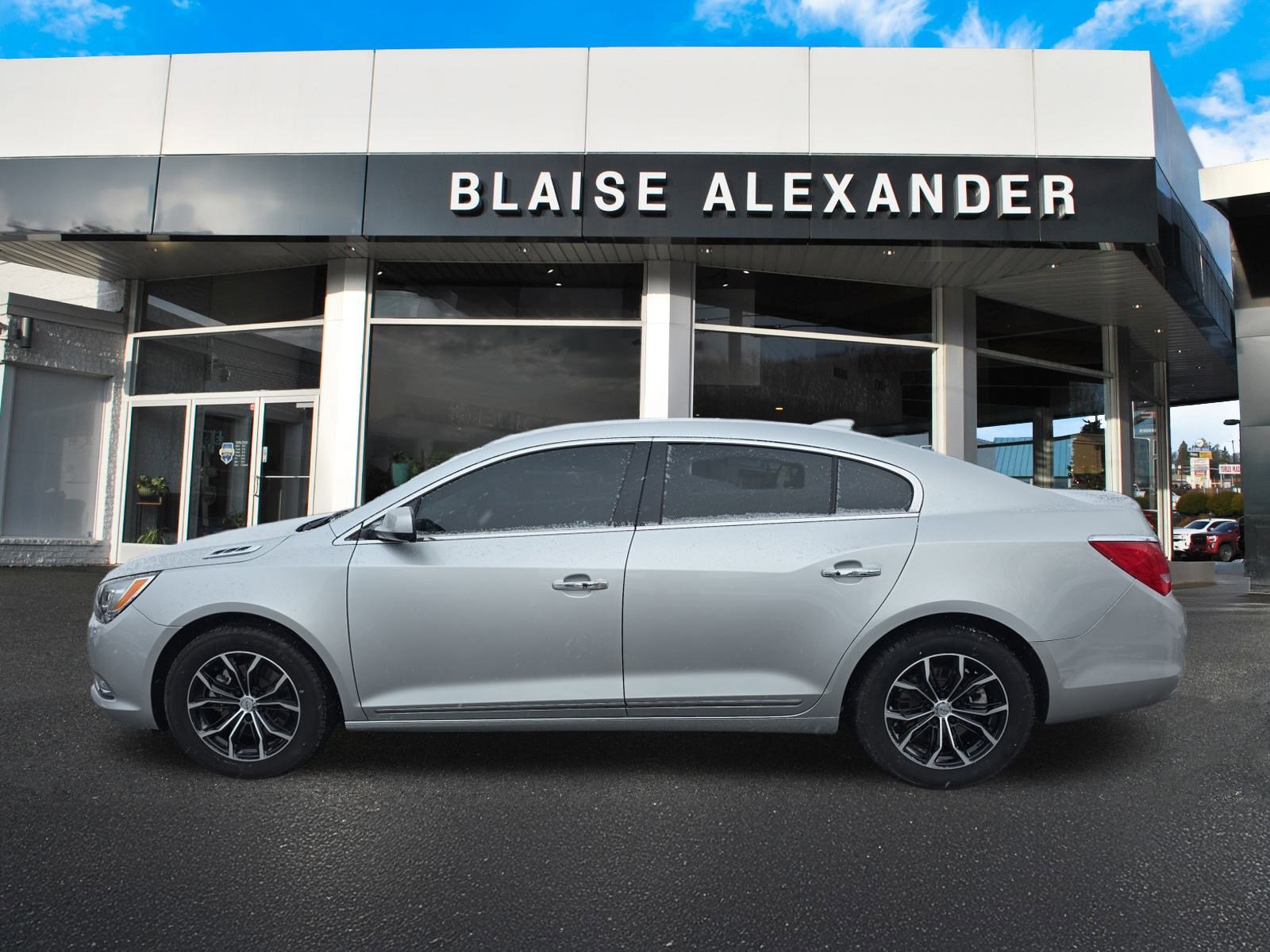 Used 2016 Buick LaCrosse image 7