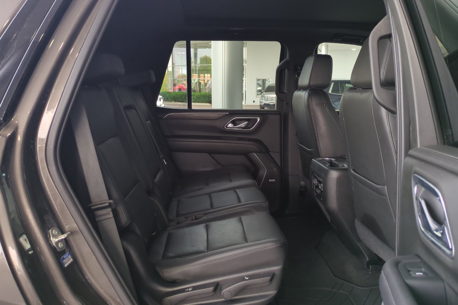 Used 2021 Chevrolet Tahoe Z71 w/ Z71 Signature Package AWD/4WD image 18