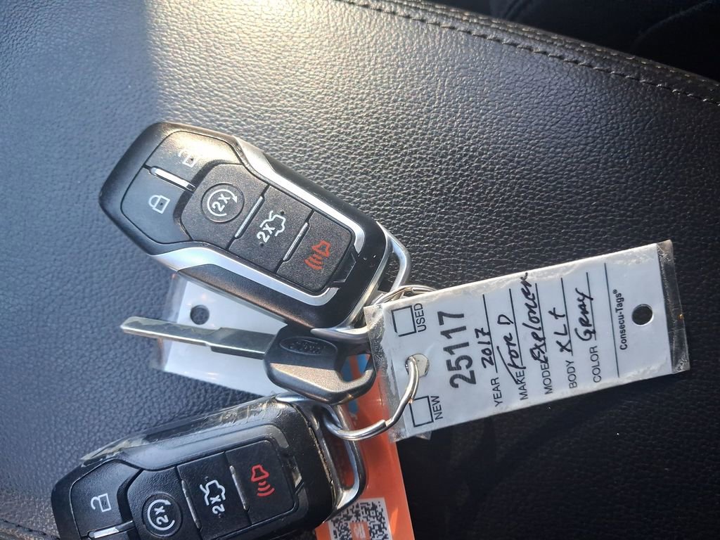 Used 2017 Ford Explorer XLT w/ Equipment Group 201A FWD image 29