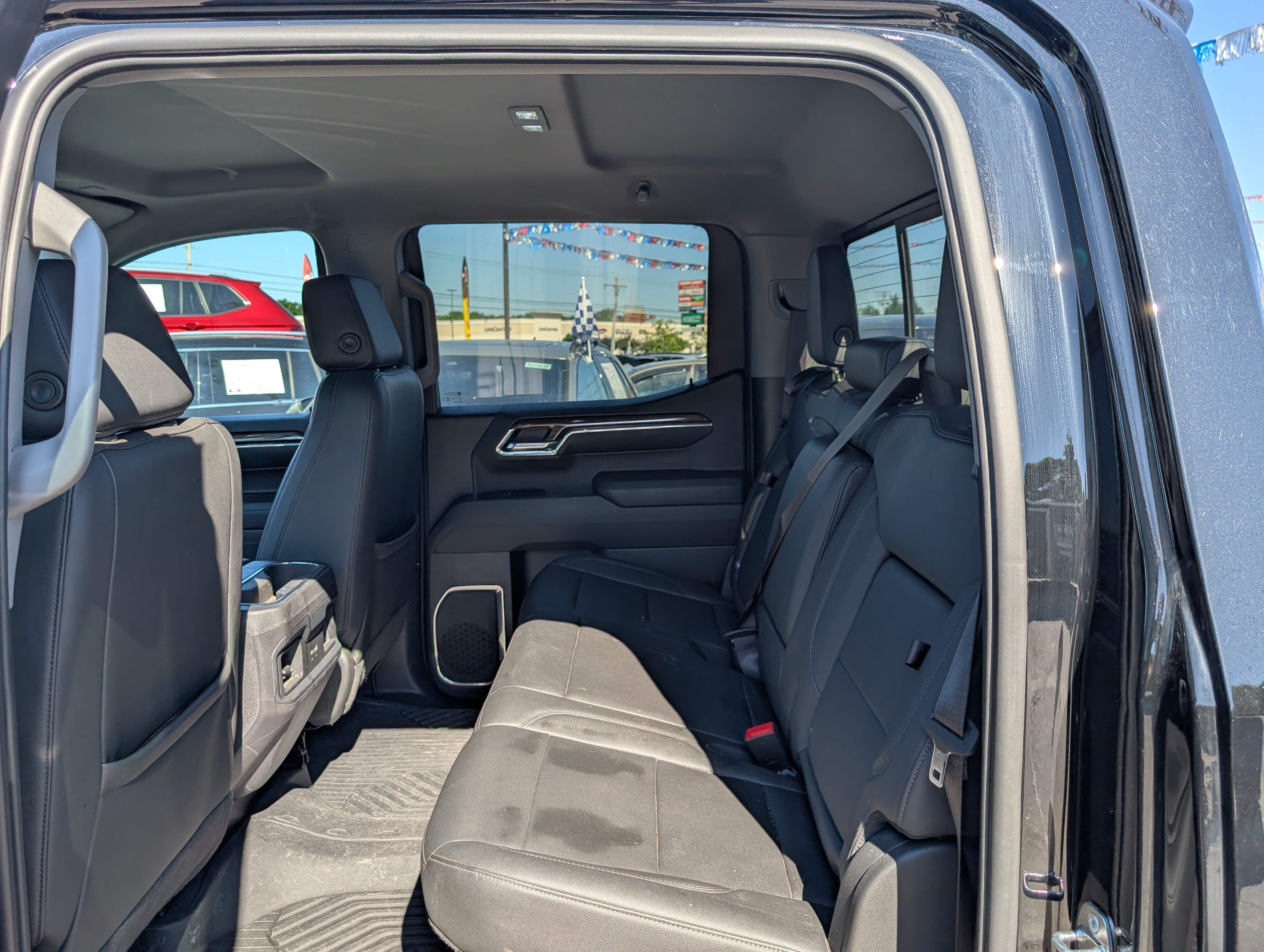 Used 2024 Chevrolet Silverado 1500 LT Trail Boss w/ LT Trail Boss Premium Package AWD/4WD image 15
