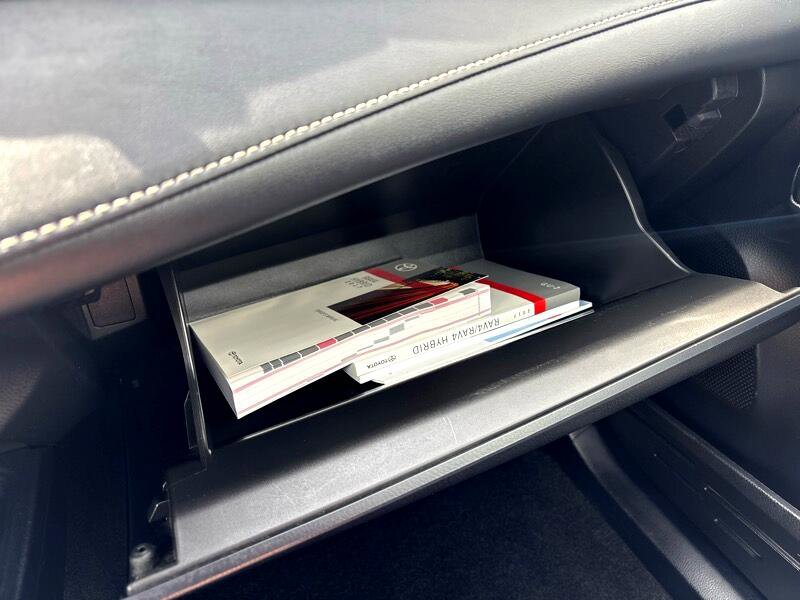 Used 2017 Toyota RAV4 Limited image 26