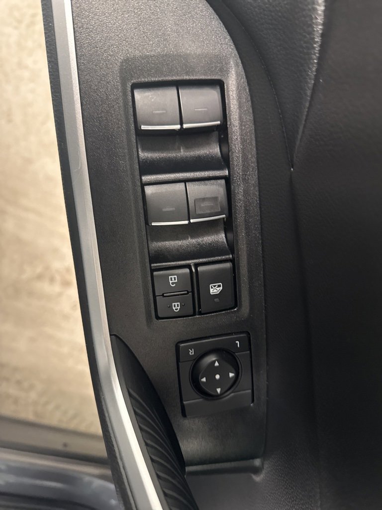 Used 2025 Toyota RAV4 XLE image 12