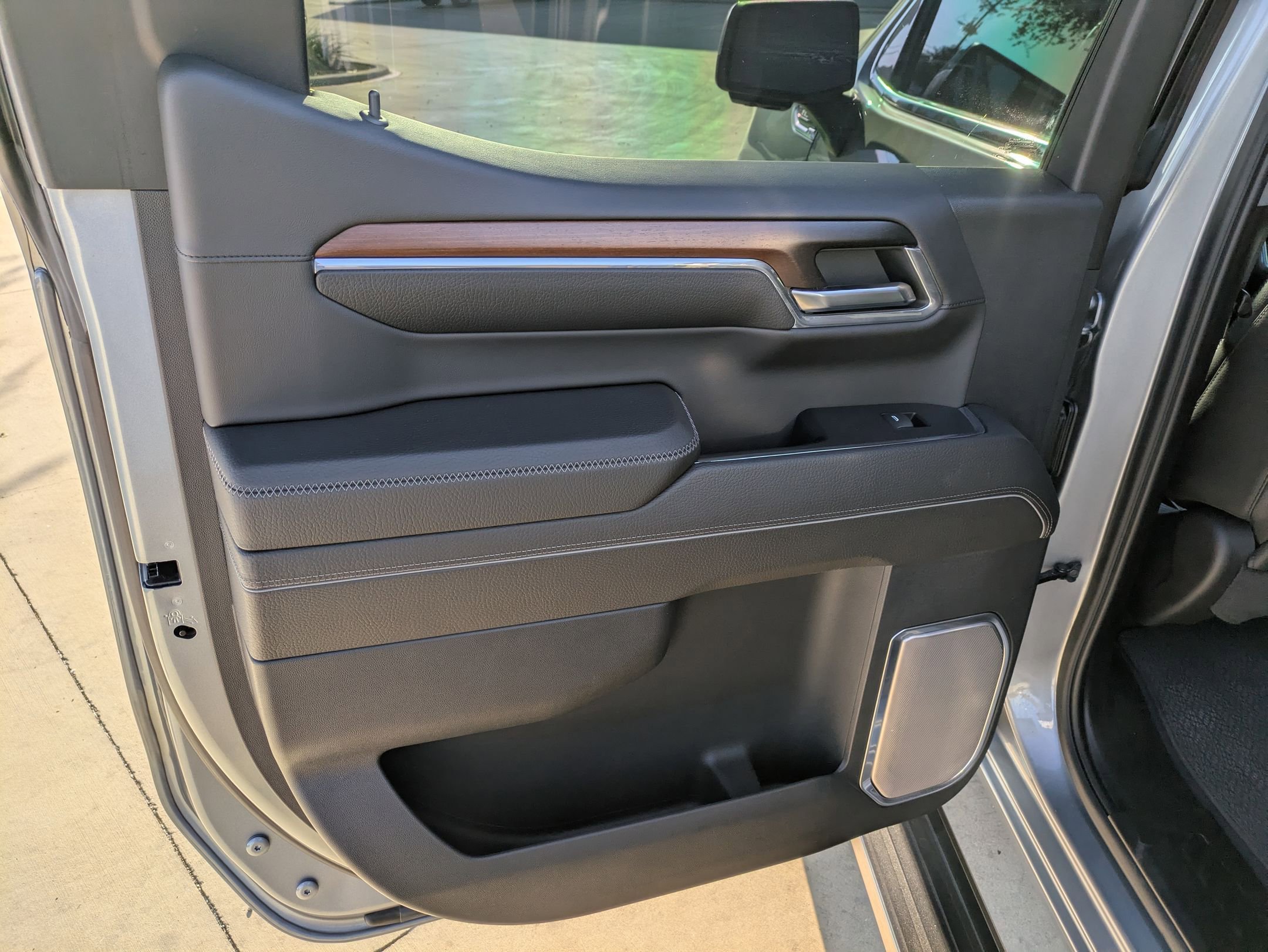 Certified 2024 GMC Sierra 1500 Denali image 16