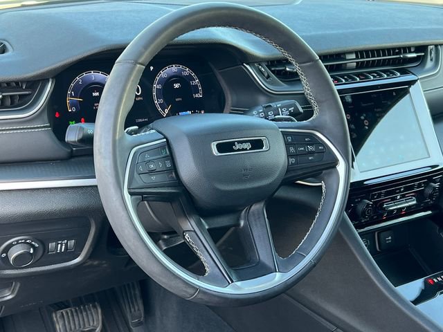 Used 2023 Jeep Grand Cherokee L Laredo image 2