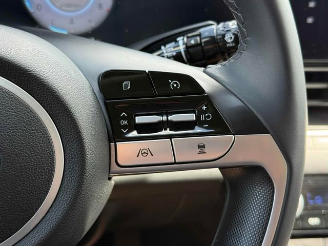 Used 2023 Hyundai Elantra SEL w/ Convenience Package image 13