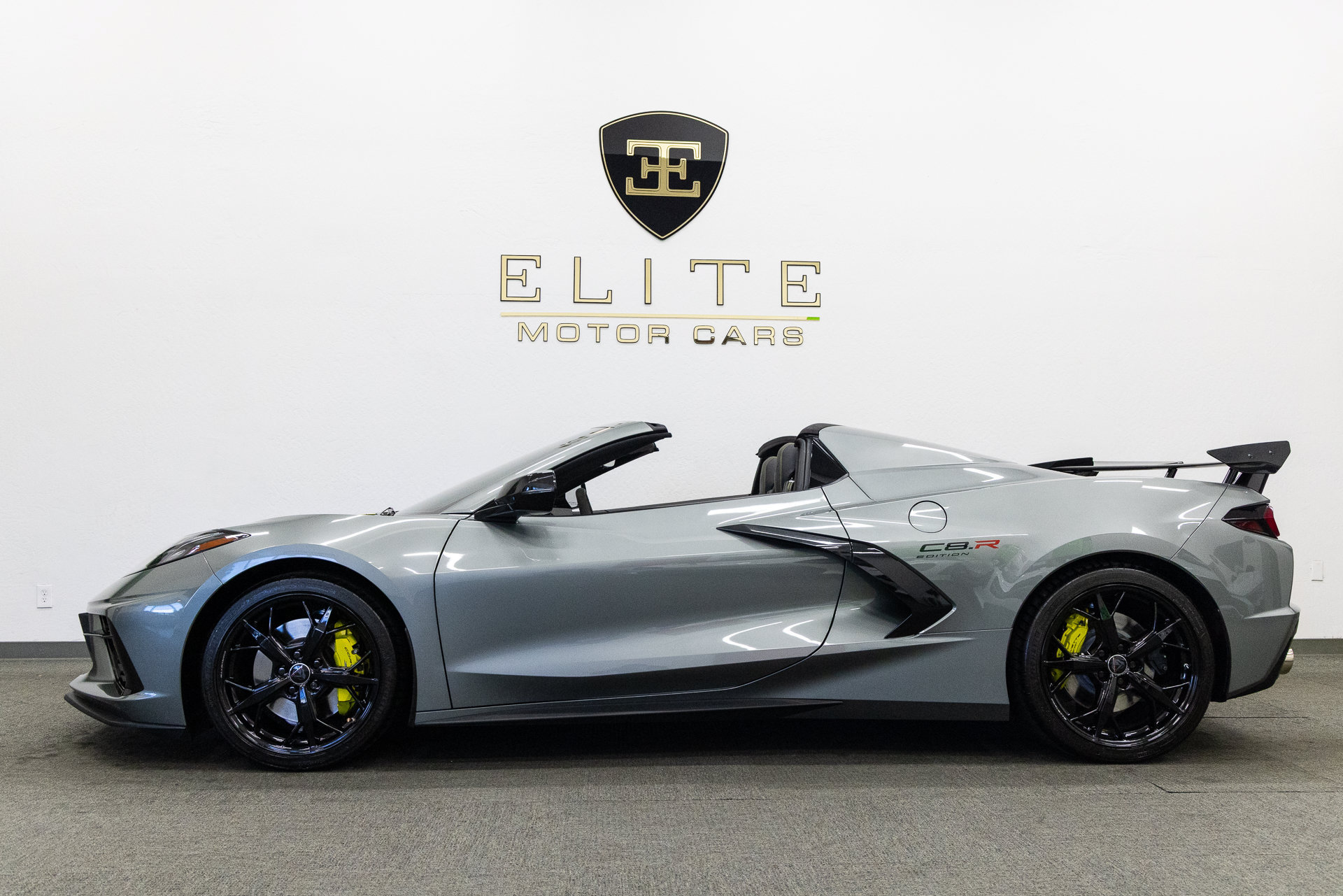 Used 2022 Chevrolet Corvette Stingray Premium Conv RWD image 2