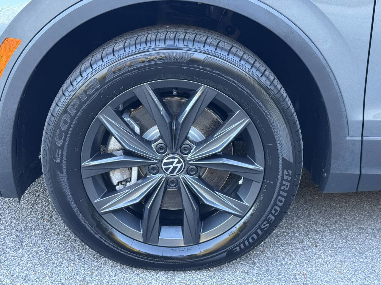 Used 2024 Volkswagen Tiguan SE image 17