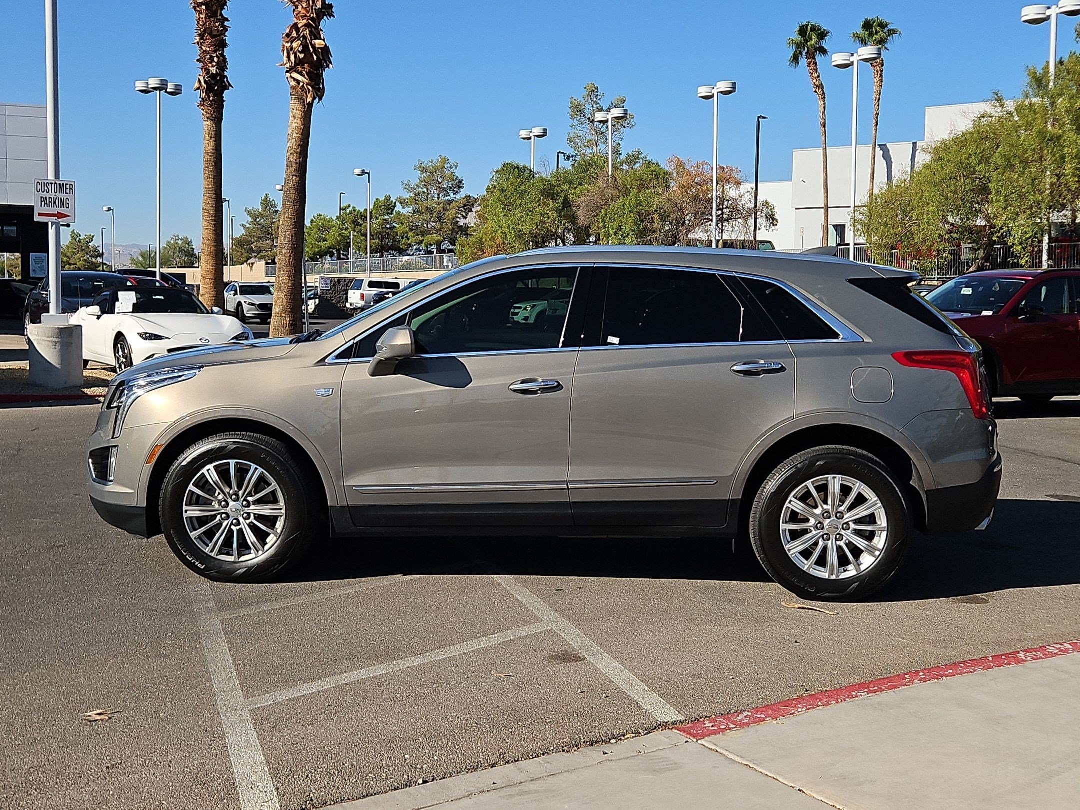 Certified 2018 Cadillac XT5 Luxury AWD/4WD image 2