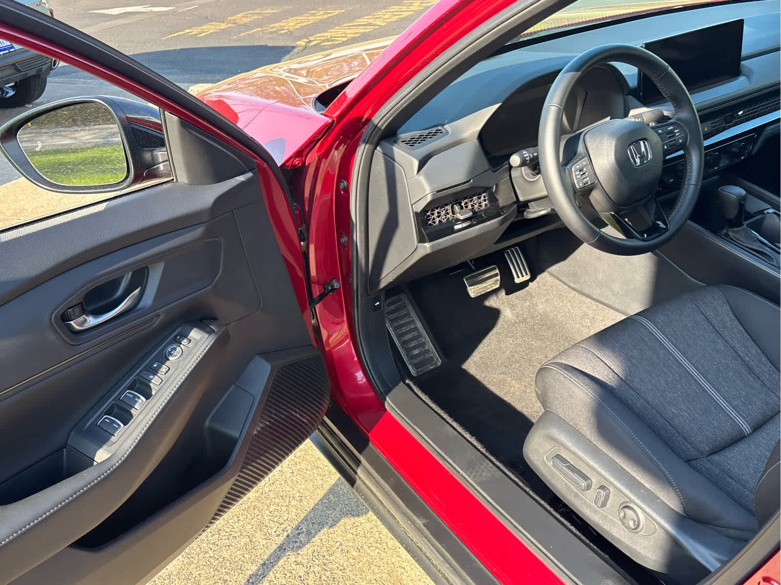 Certified 2025 Honda Accord Sport image 8