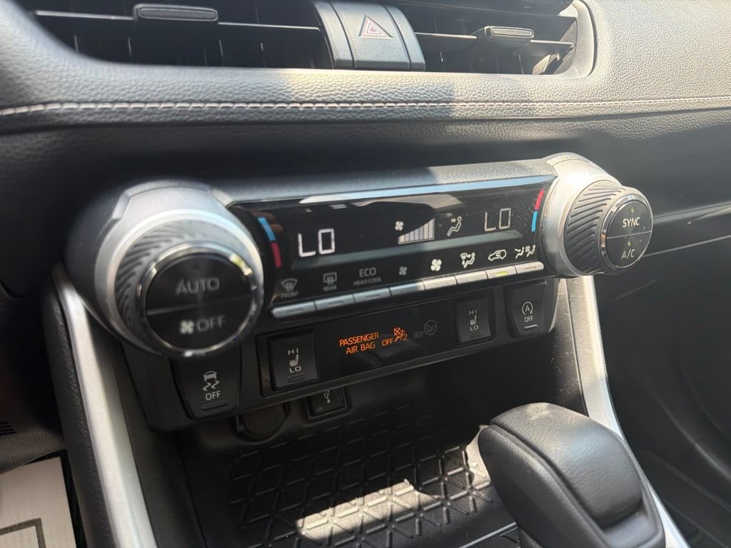 Used 2021 Toyota RAV4 XLE w/ Convenience Package AWD/4WD image 31