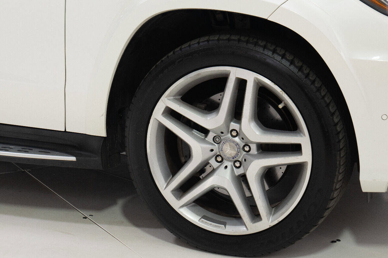 Used 2014 Mercedes-Benz GL 550 4MATIC image 33