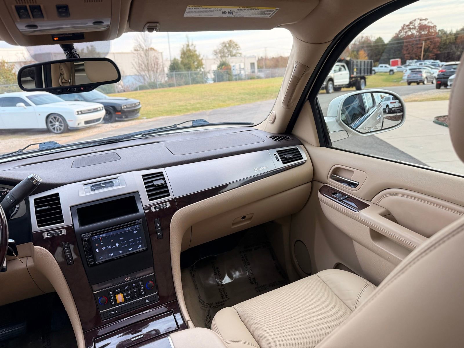 Used 2012 Cadillac Escalade ESV Luxury image 33
