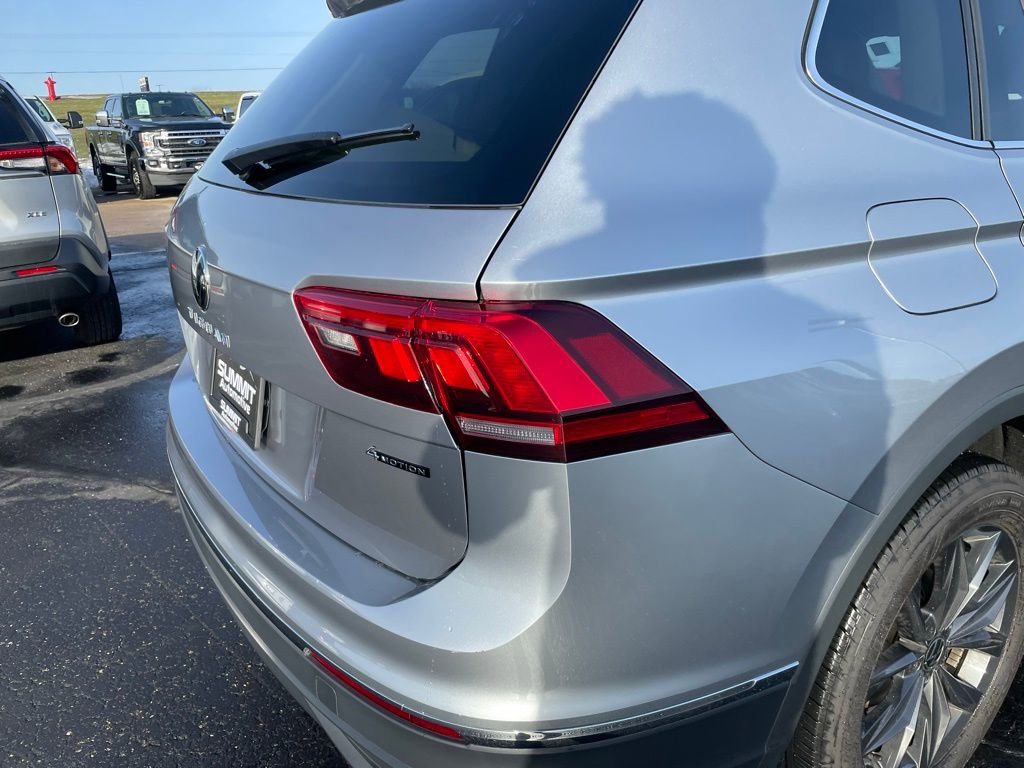Used 2024 Volkswagen Tiguan SE AWD/4WD image 30