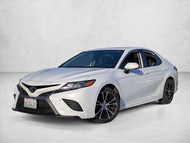 Used 2019 Toyota Camry SE w/ Carpet Mat Package image 1
