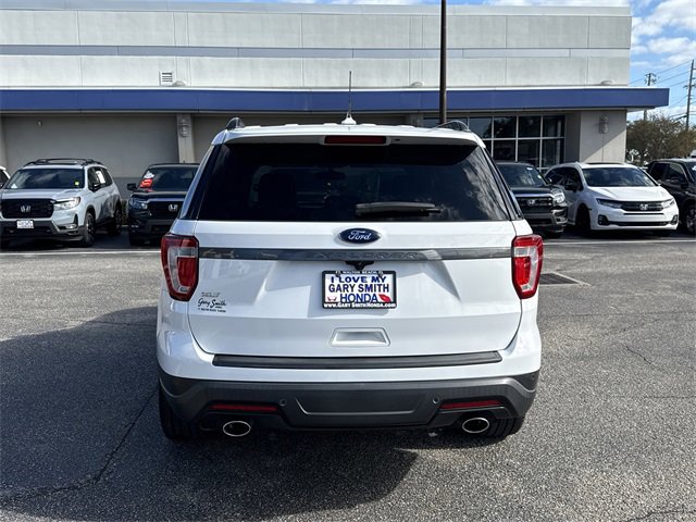 Used 2019 Ford Explorer XLT w/ Equipment Group 202A image 6