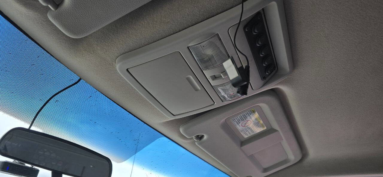 Used 2015 Nissan NV 2500 SV w/ Side & Curtain Airbag Package image 21