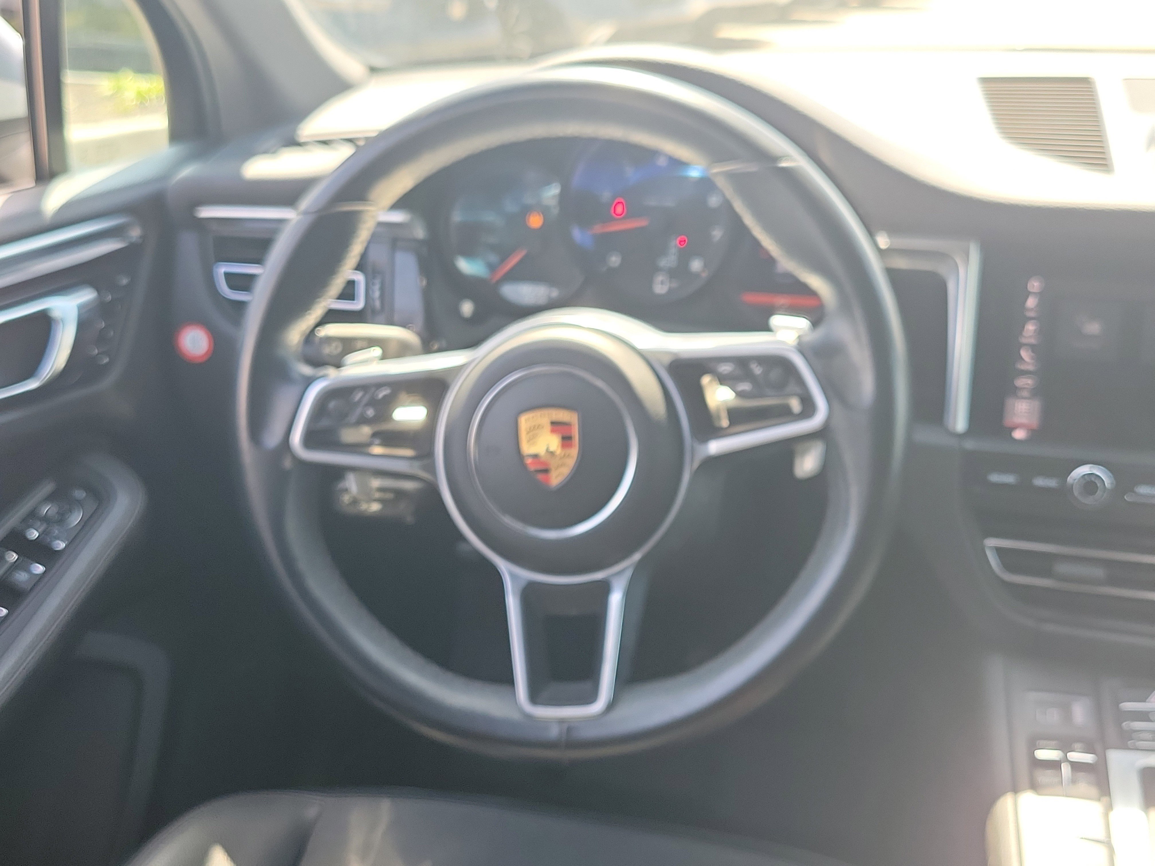 Used 2019 Porsche Macan AWD/4WD image 18