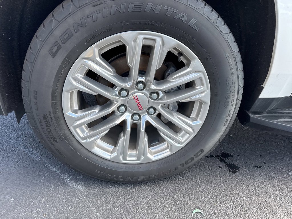 Used 2023 GMC Yukon SLT image 2