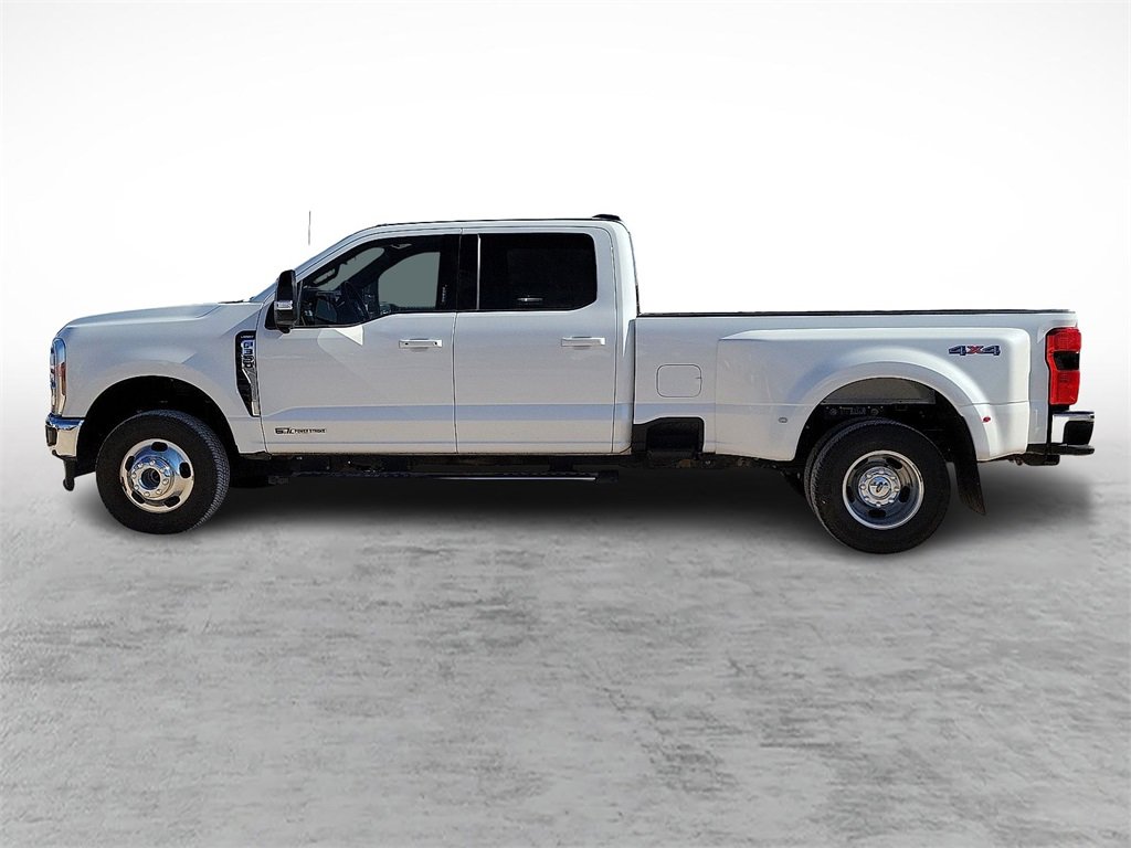 Used 2024 Ford F350 Lariat w/ Camper Package image 6