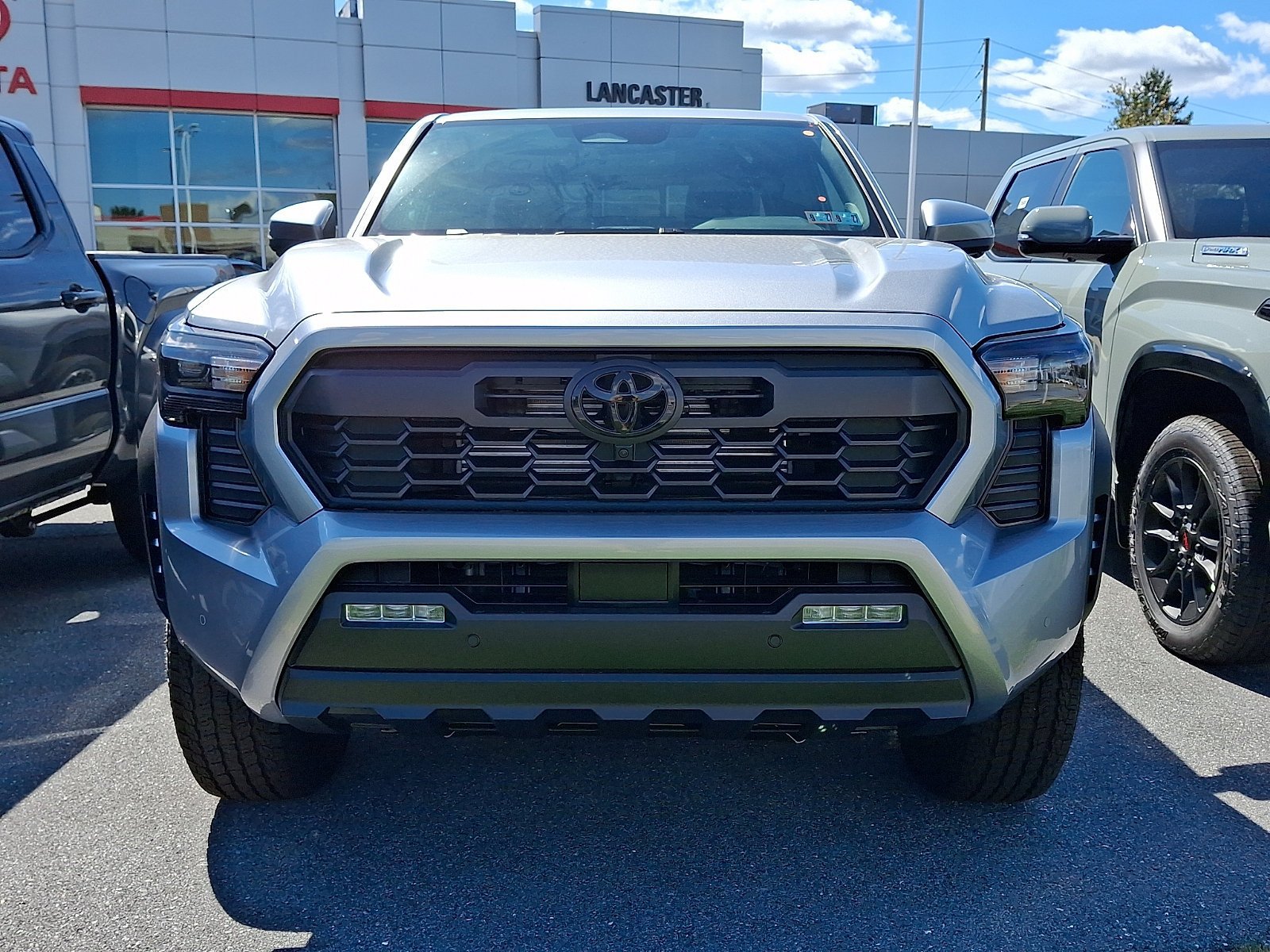 New 2026 Toyota Tacoma TRD Off-Road w/ TRD Off Road Premium Package AWD/4WD image 2