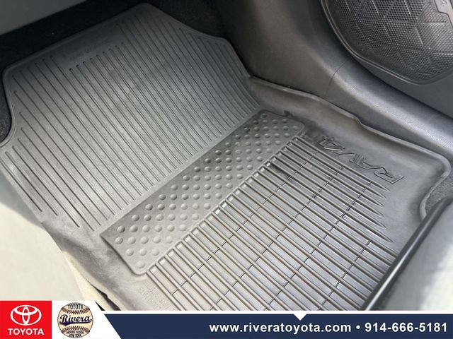 Used 2021 Toyota RAV4 XLE image 24