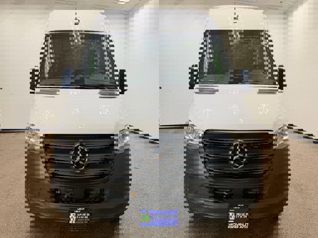 Used 2025 Mercedes-Benz Sprinter 2500 image 10