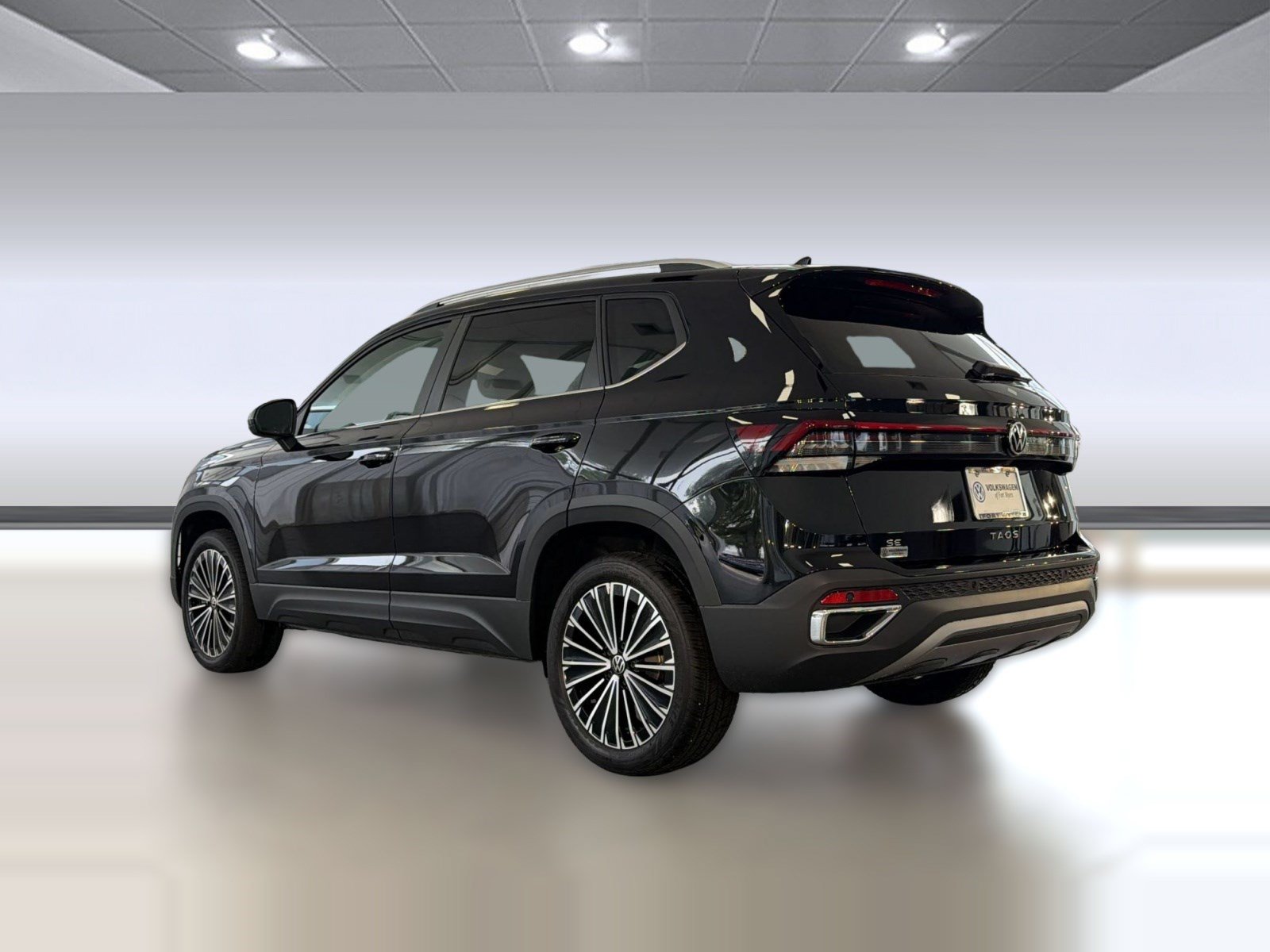 New 2026 Volkswagen Taos SE FWD image 3