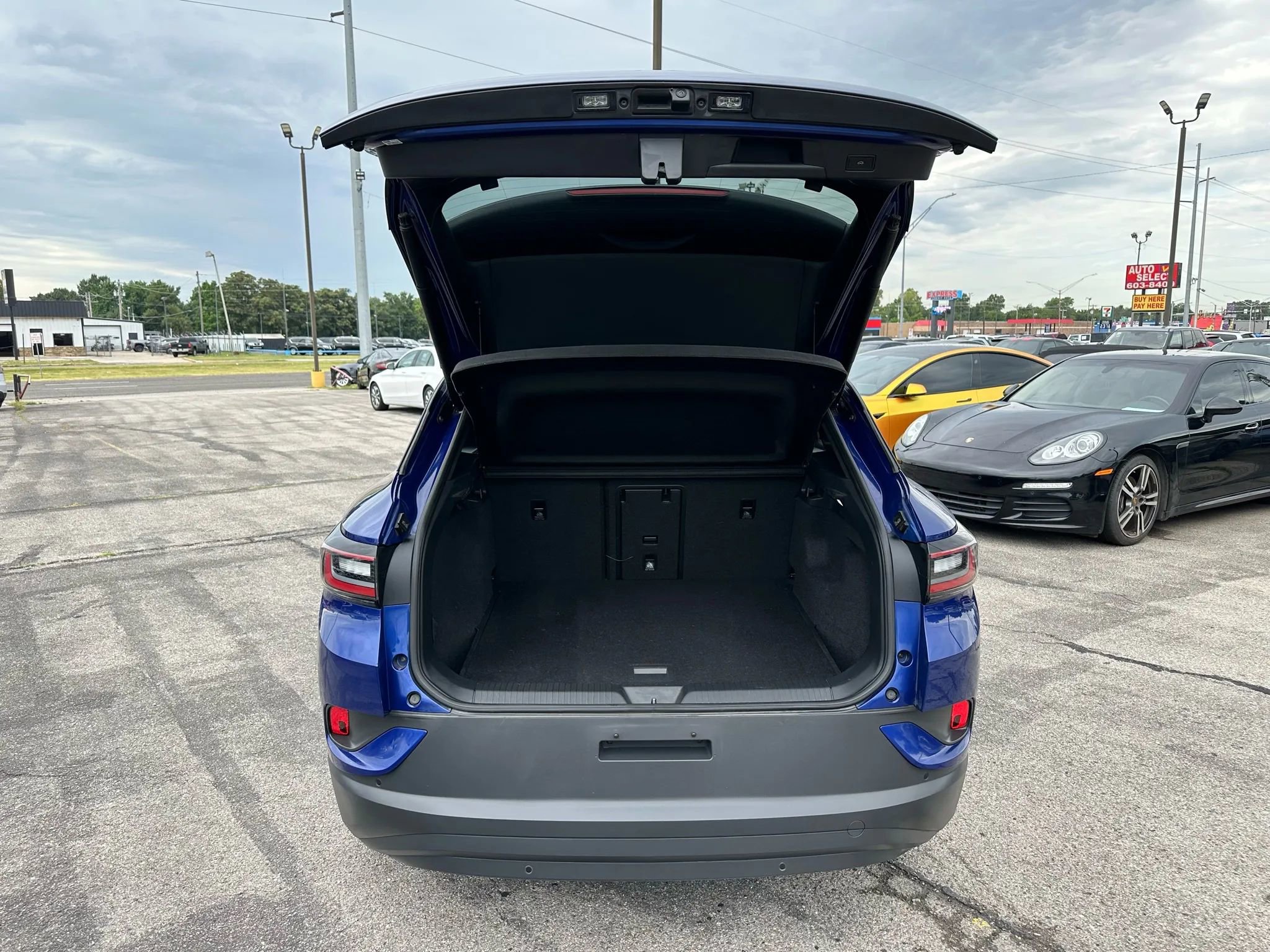 Used 2021 Volkswagen ID.4 Pro S image 18