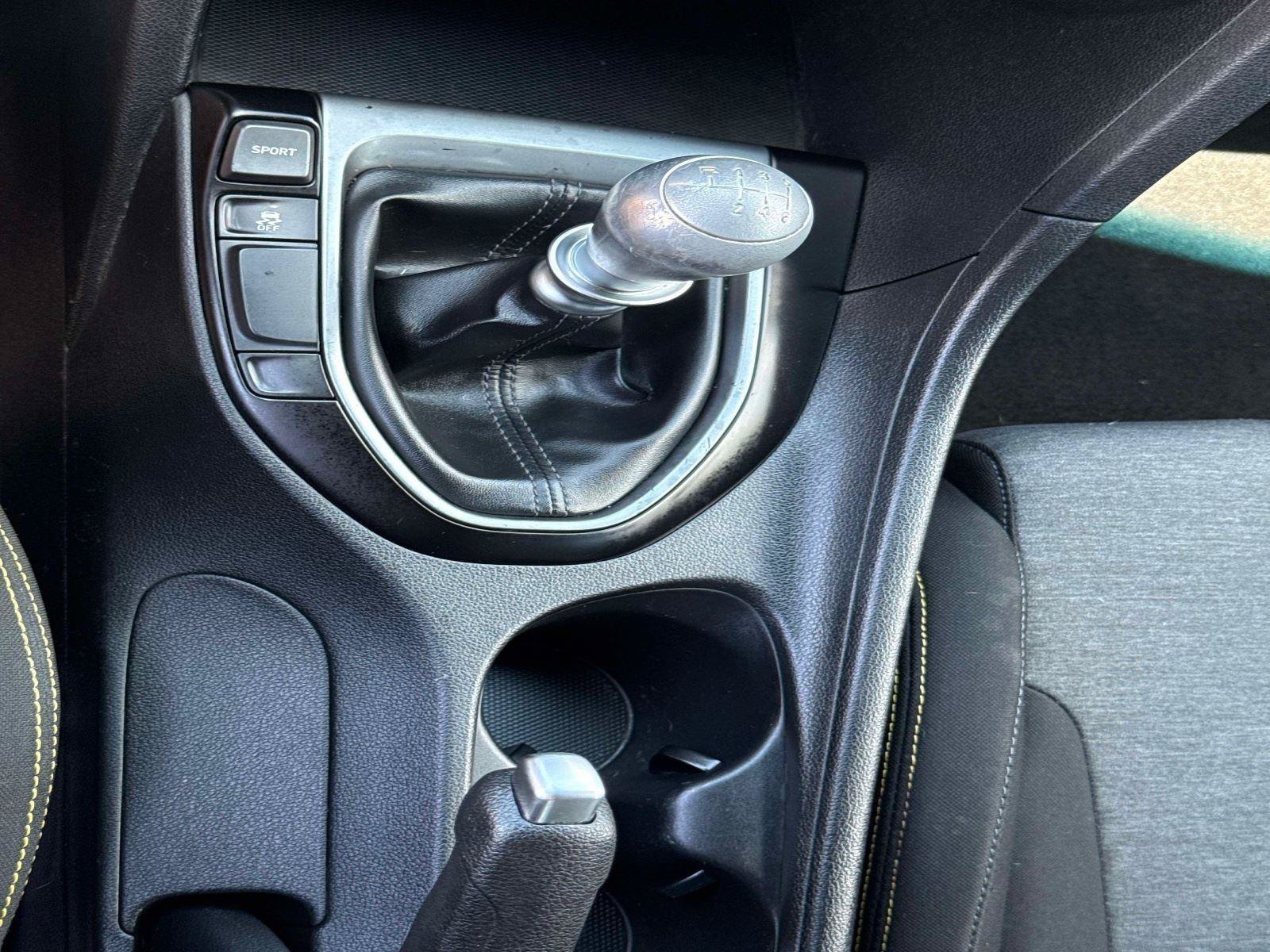 Used 2019 Hyundai Veloster Turbo R-Spec FWD image 17