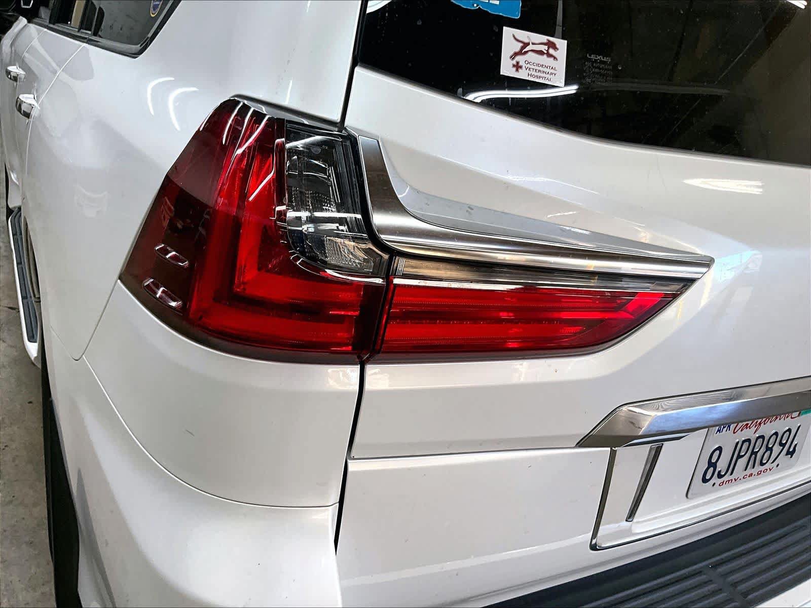 Used 2019 Lexus LX 570 4WD w/ Luxury Package image 33