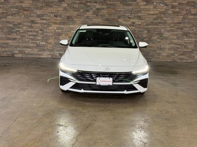 New 2025 Hyundai Elantra Limited image 2