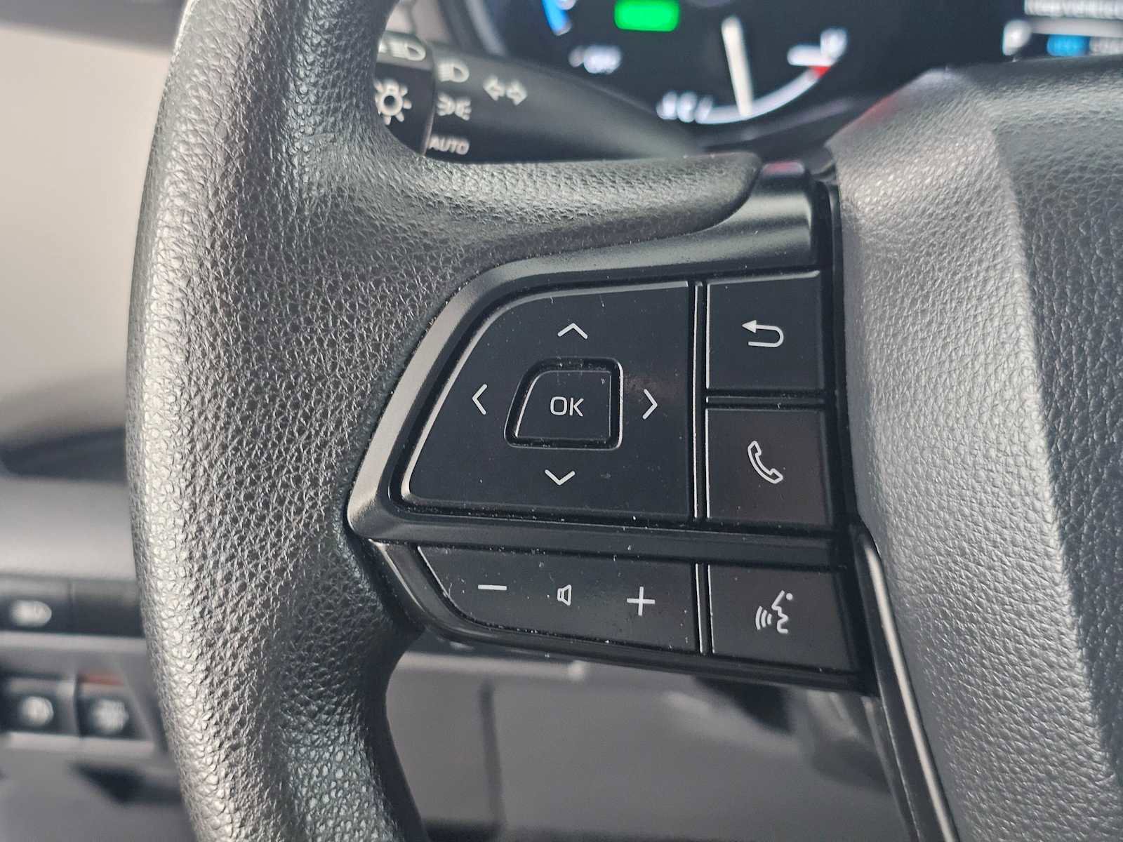 Used 2024 Toyota Sienna LE image 28