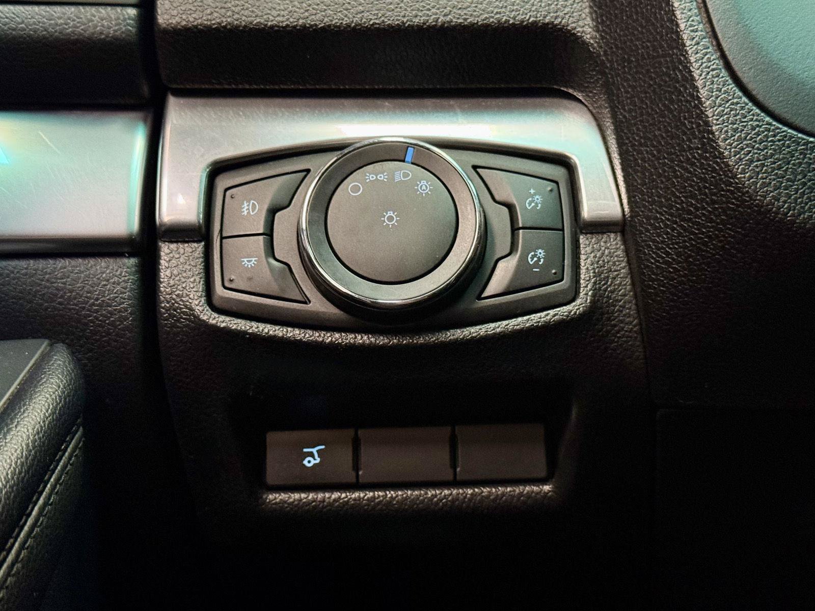 Used 2016 Ford Explorer Limited AWD/4WD image 19