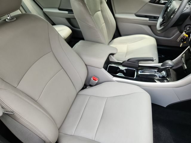 Used 2017 Honda Accord LX image 18
