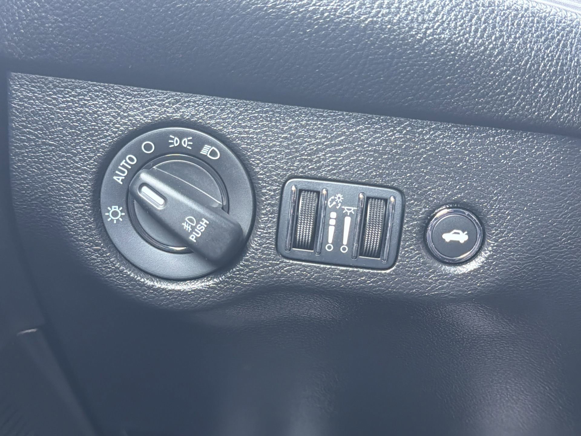 Used 2023 Dodge Challenger SXT w/ Blacktop Package image 15