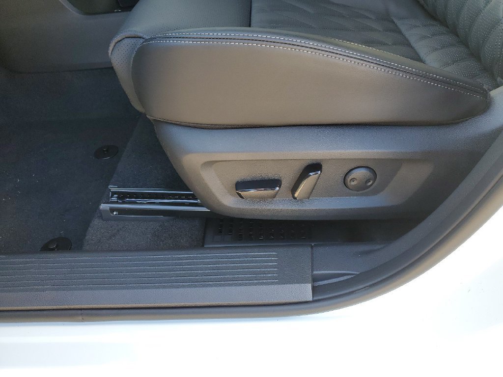 New 2026 Nissan Rogue Platinum w/ Platinum Premium Package AWD/4WD image 18