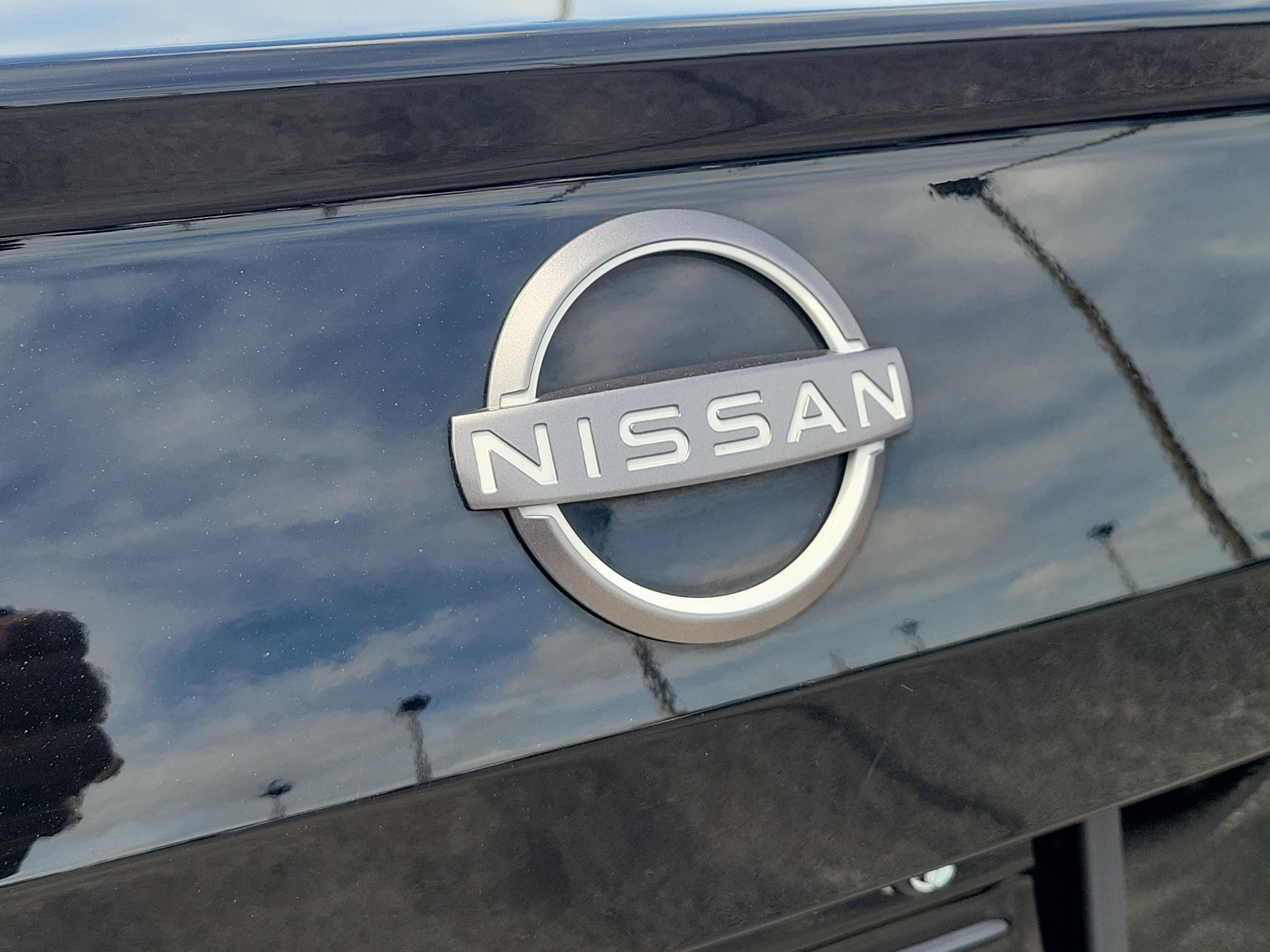 Used 2025 Nissan Altima 2.5 SV FWD image 11