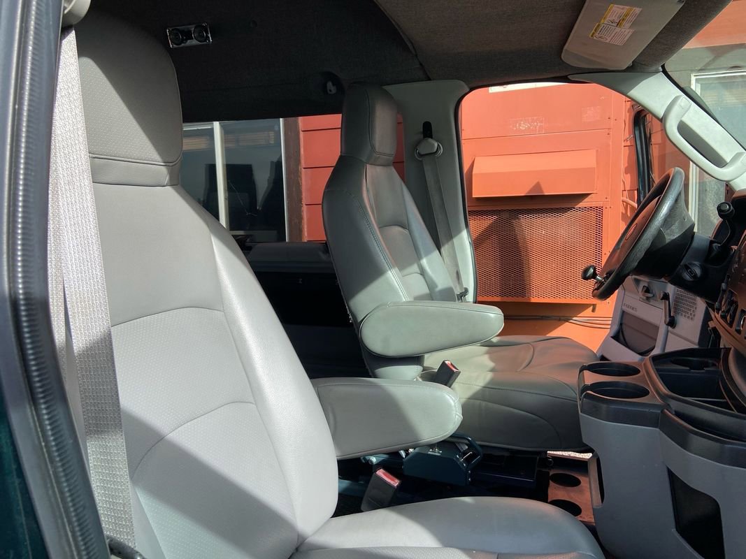 Used 2009 Ford E-350 and Econoline 350 XL image 25
