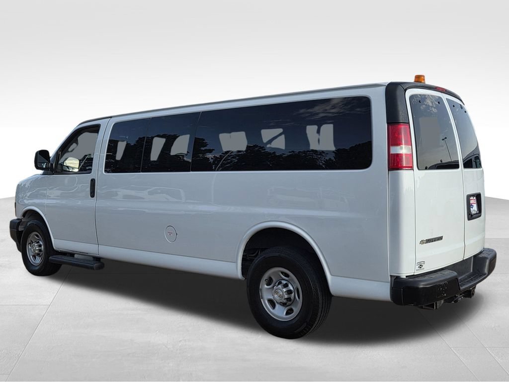 Used 2023 Chevrolet Express 3500 LS RWD image 8