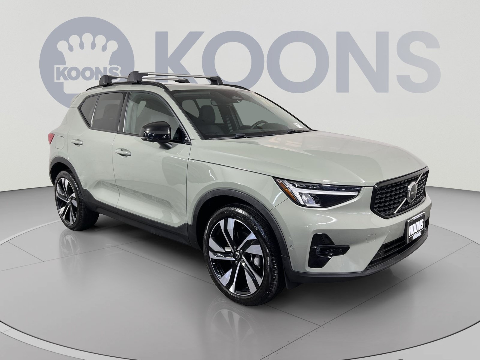 Used 2023 Volvo XC40 B4 Ultimate w/ Climate Package FWD image 2