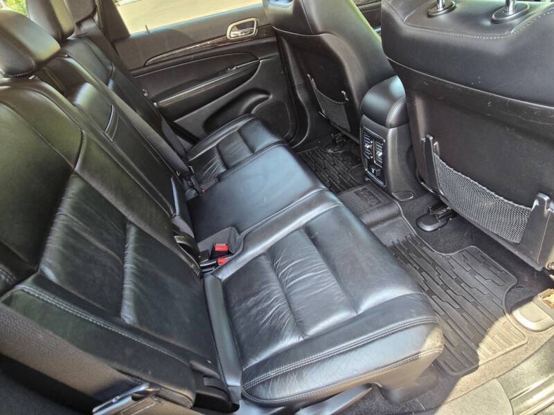 Used 2012 Jeep Grand Cherokee Laredo AWD/4WD image 14