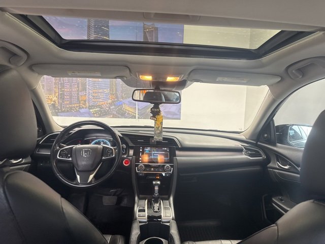 Used 2017 Honda Civic Touring image 16