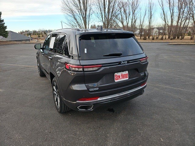 Used 2023 Jeep Grand Cherokee Overland w/ Luxury Tech Group IV image 3