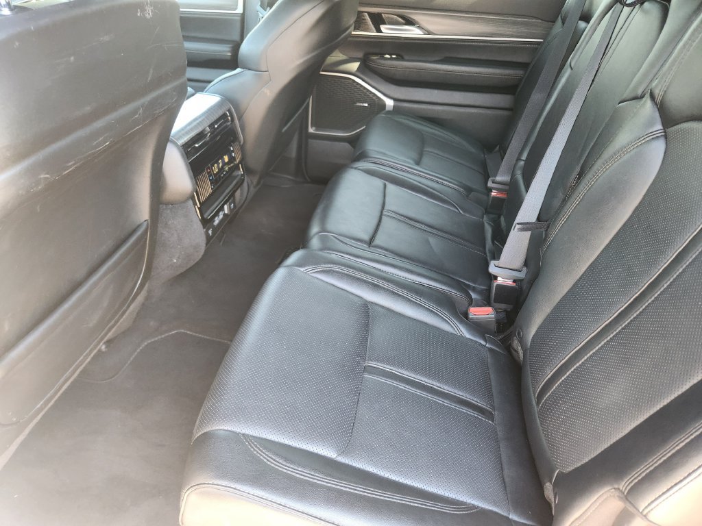Used 2024 Jeep Wagoneer Series II w/ Flexible Seating Group RWD image 34